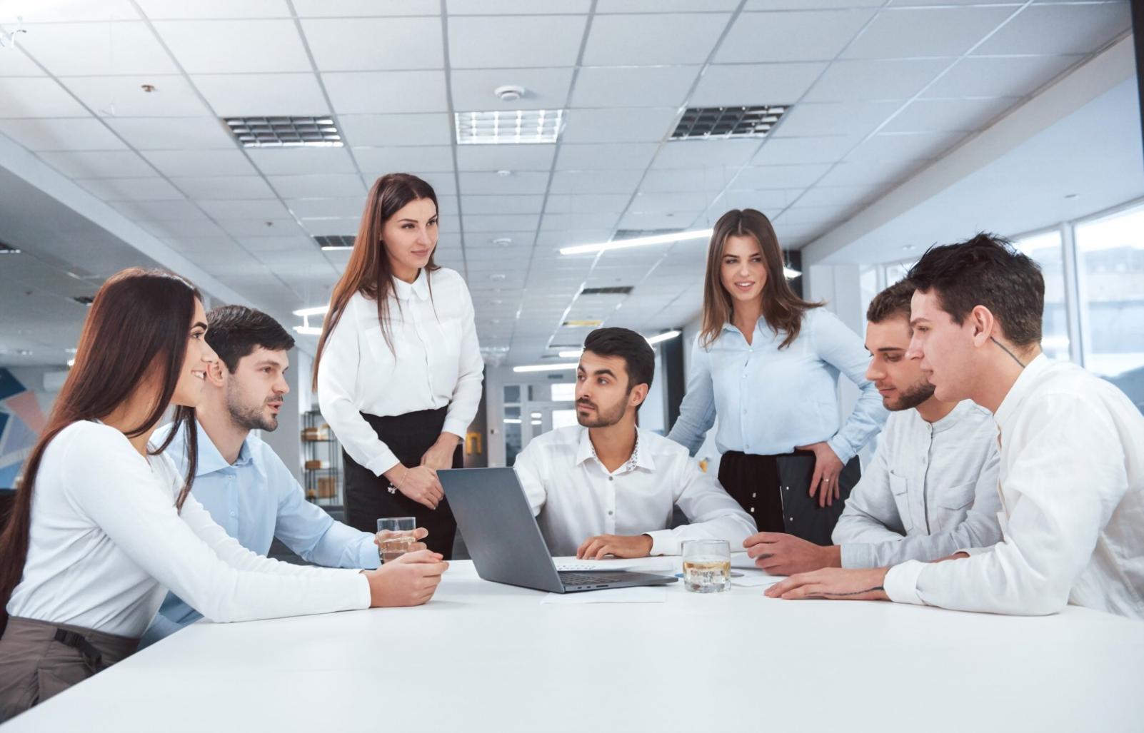 Interactive learning environment with modern financial technology